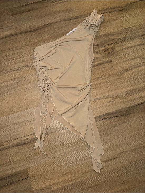 WeWoreWhat Tops - WeWoreWhat Asymmetrical One-Shoulder Beige Top with Floral Details